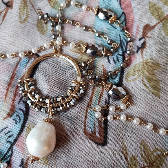 PLUNDER Brand Faux Iridescent White Pearl Gold Tone Hematite Faceted Stones NWOT - Picture 2 of 7